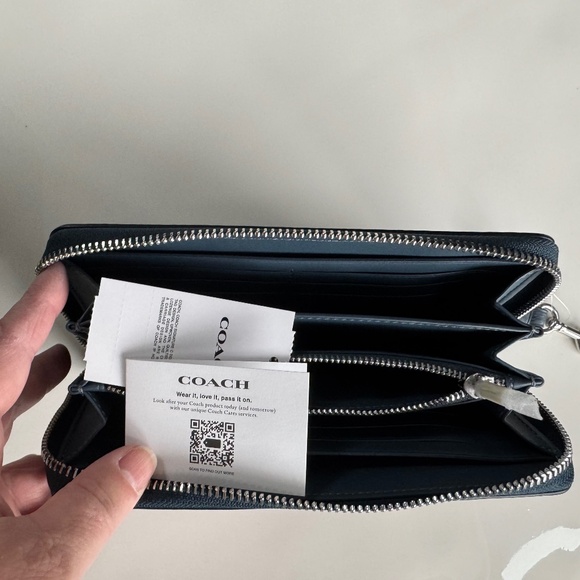Coach Denim / Silver Long Zip Around Wallet With Coach Graphic - Picture 4 of 6